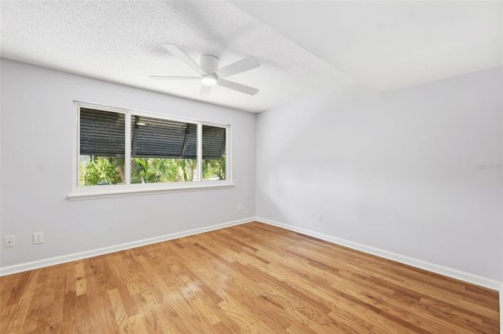 Image No.26-3 Bed Property for sale