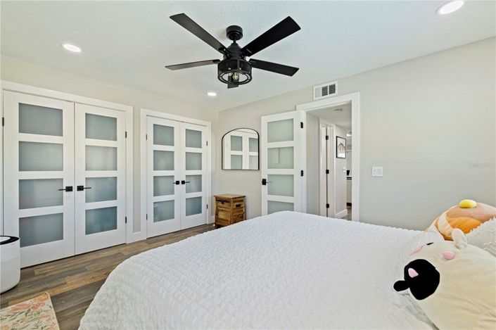 Image No.17-1 Bed Property for sale