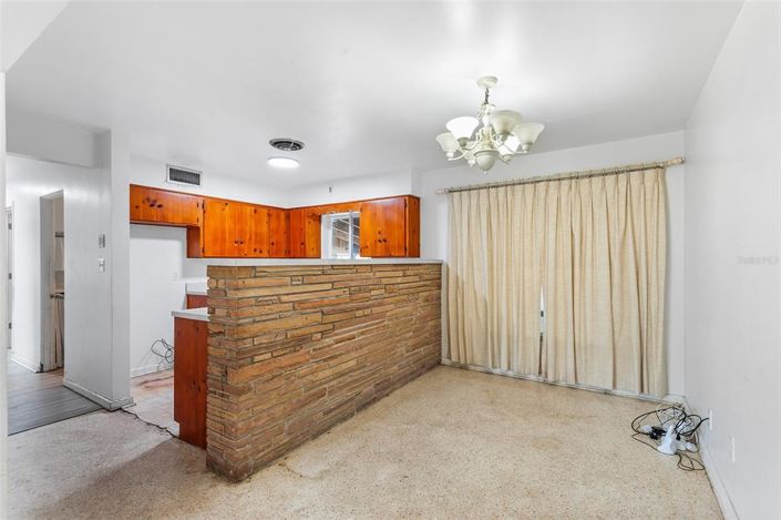 Image No.10-4 Bed Property for sale