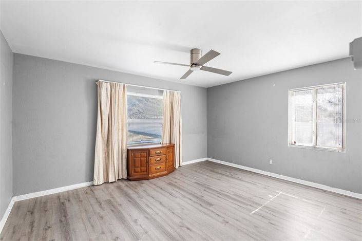 Image No.18-4 Bed Property for sale