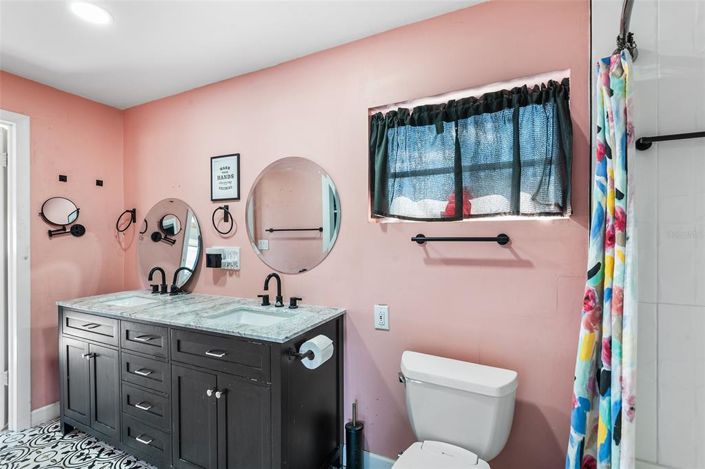 Image No.22-4 Bed Property for sale