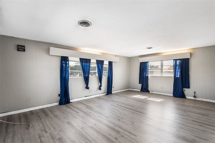 Image No.26-4 Bed Property for sale