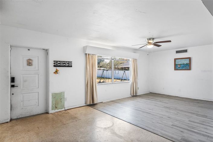 Image No.7-4 Bed Property for sale