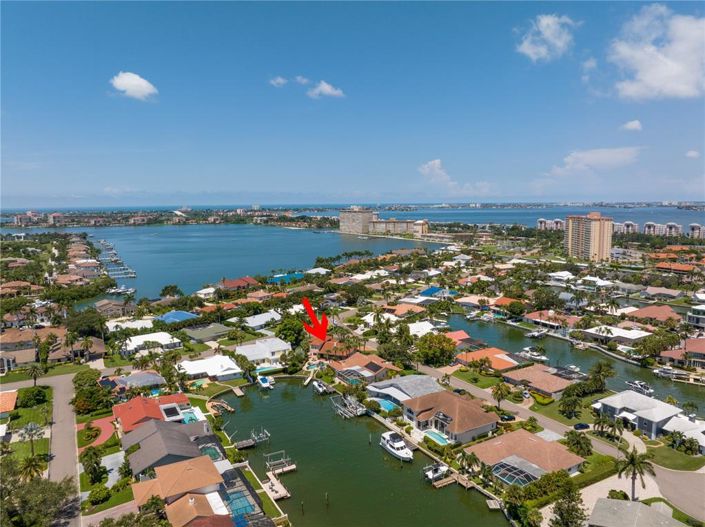 Image No.2-4 Bed Property for sale