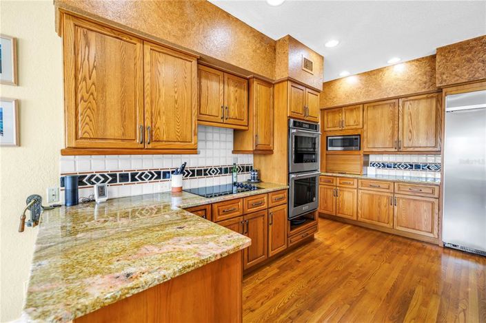 Image No.20-4 Bed Property for sale