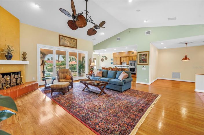 Image No.28-4 Bed Property for sale