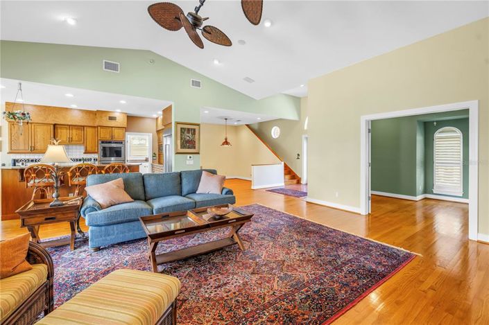 Image No.30-4 Bed Property for sale