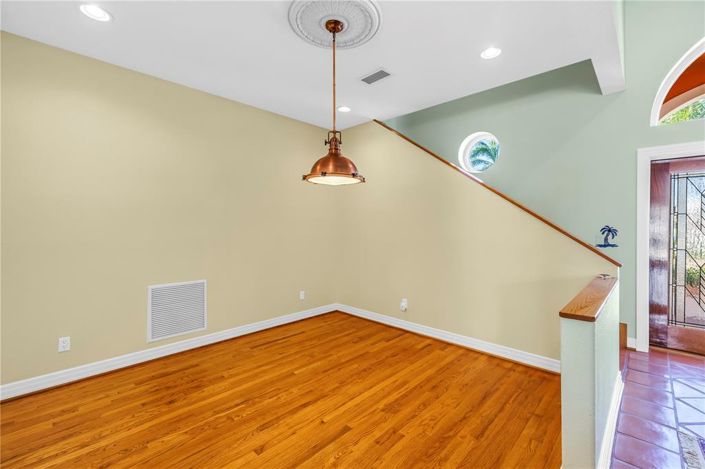 Image No.35-4 Bed Property for sale