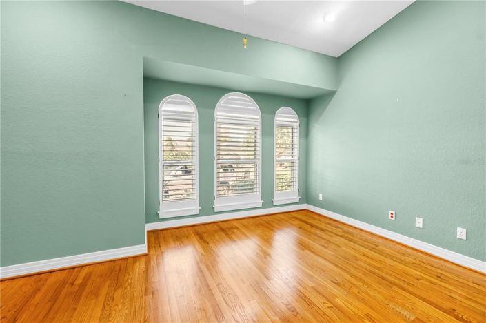 Image No.38-4 Bed Property for sale