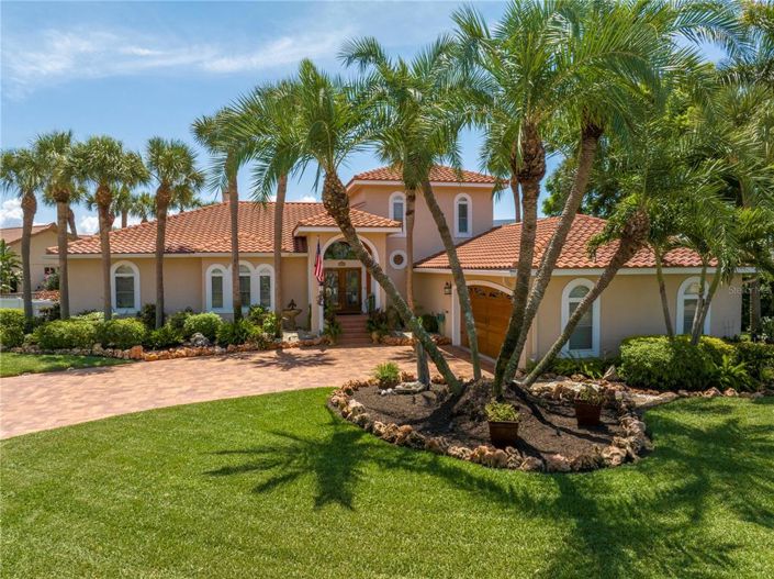 Image No.4-4 Bed Property for sale