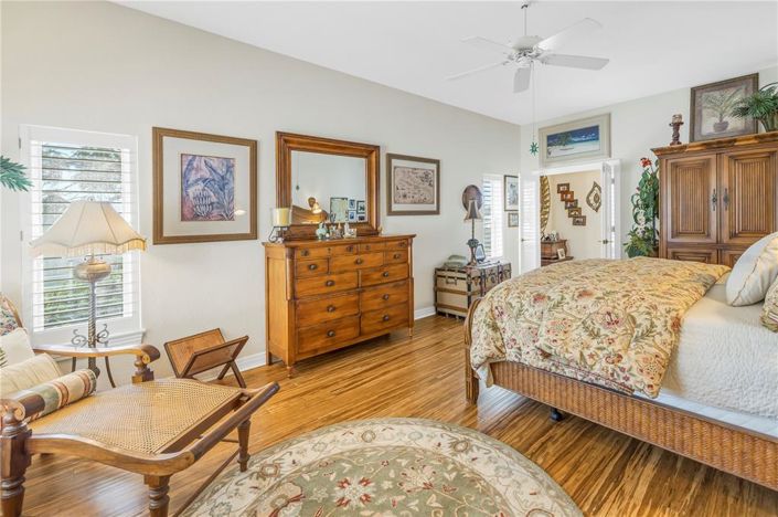 Image No.52-4 Bed Property for sale