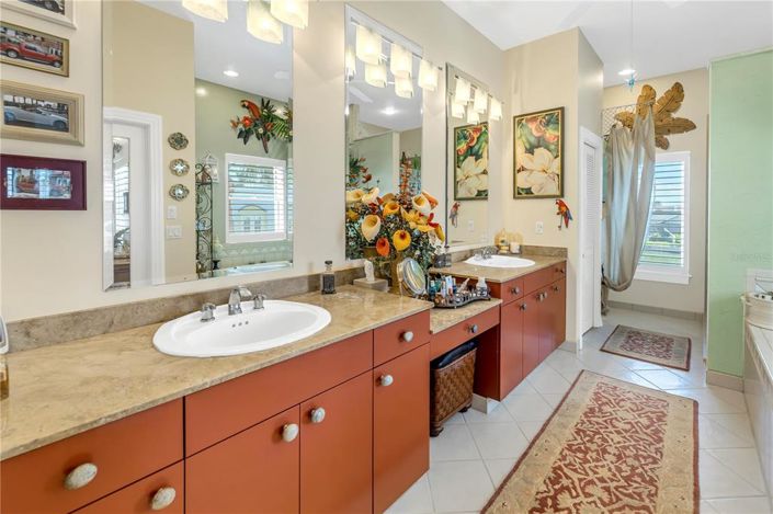 Image No.53-4 Bed Property for sale