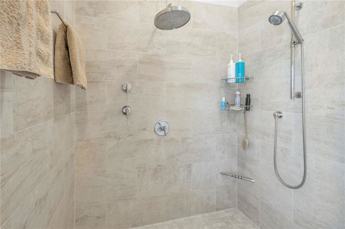 Image No.58-4 Bed Property for sale