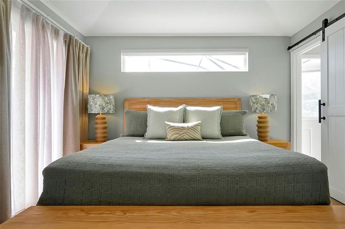 Image No.17-4 Bed Property for sale