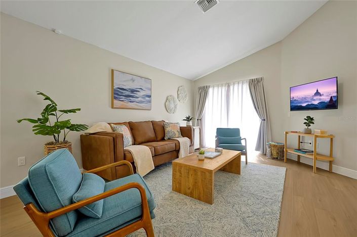 Image No.4-4 Bed Property for sale