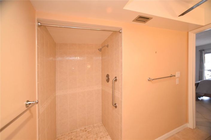 Image No.13-2 Bed Property for sale