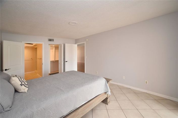 Image No.7-2 Bed Property for sale