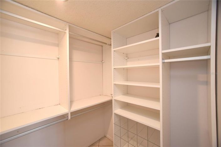 Image No.9-2 Bed Property for sale