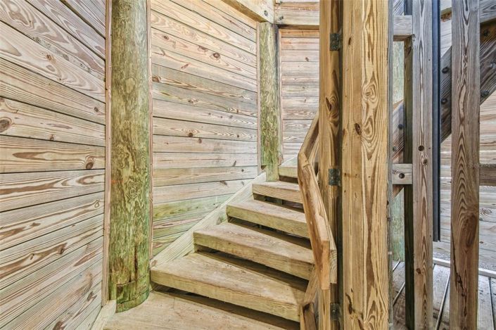 Image No.12-5 Bed Property for sale