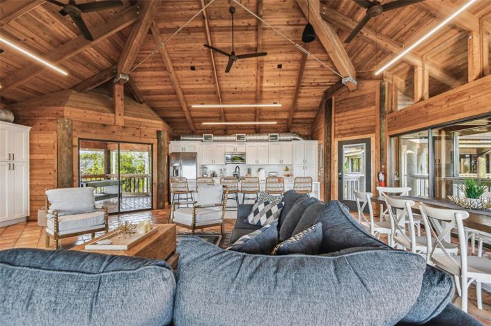 Image No.20-5 Bed Property for sale