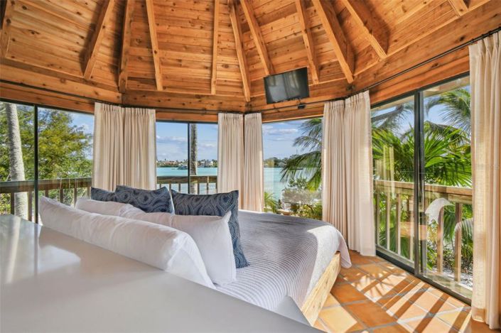 Image No.7-5 Bed Property for sale