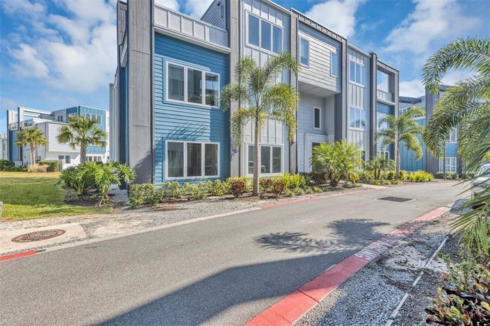 Image No.2-4 Bed Property for sale