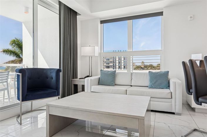 Image No.10-2 Bed Property for sale