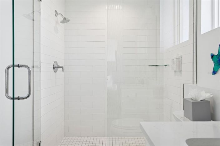 Image No.21-2 Bed Property for sale