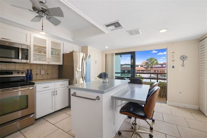 Image No.8-3 Bed Townhouse for sale