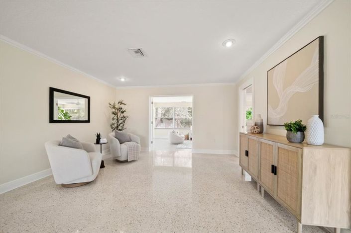 Image No.10-3 Bed Property for sale