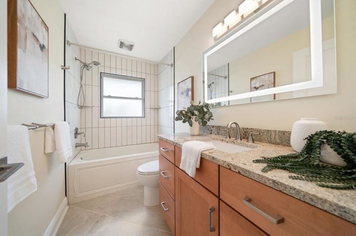 Image No.15-3 Bed Property for sale