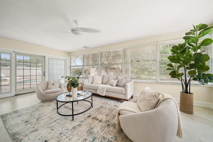 Image No.17-3 Bed Property for sale