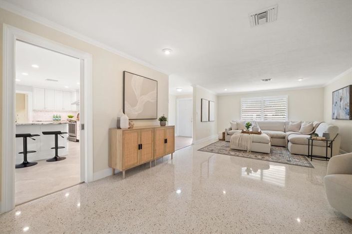 Image No.19-3 Bed Property for sale