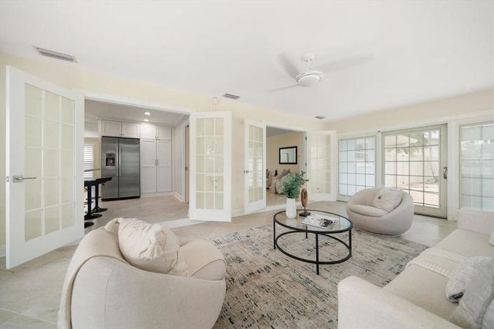 Image No.21-3 Bed Property for sale