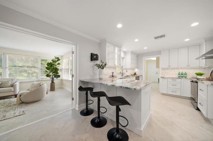 Image No.22-3 Bed Property for sale