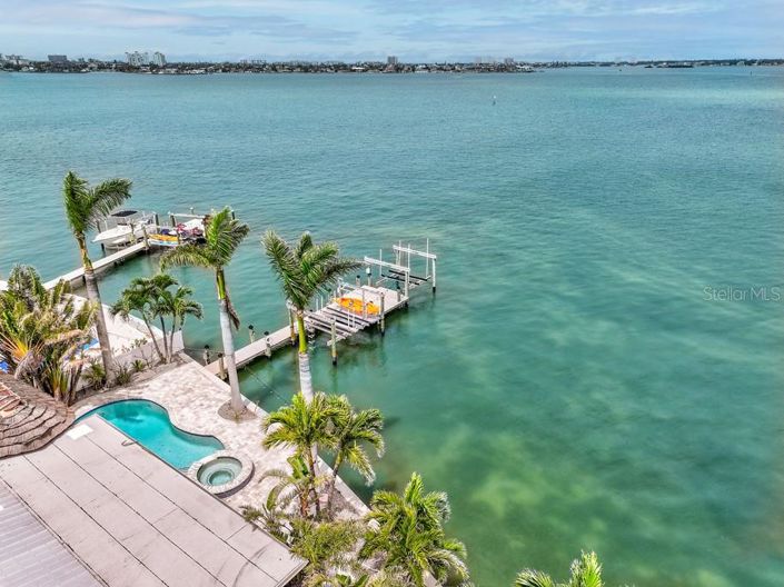 Image No.4-Propriété de 4 chambres à vendre à St. Pete Beach