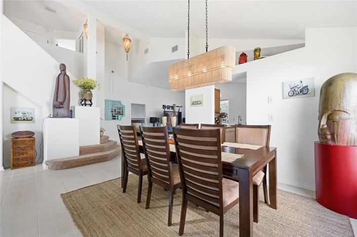 Image No.17-4 Bed Property for sale