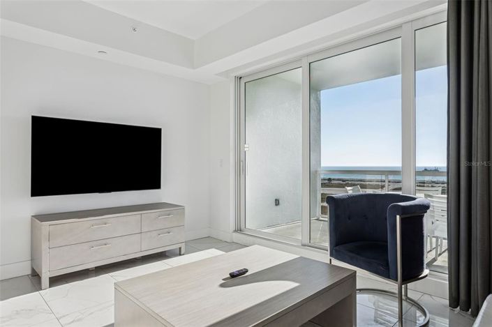 Image No.10-2 Bed Property for sale