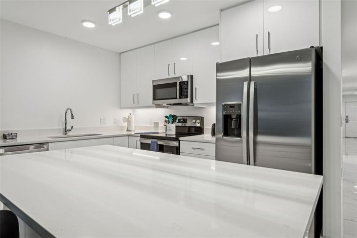 Image No.15-2 Bed Property for sale