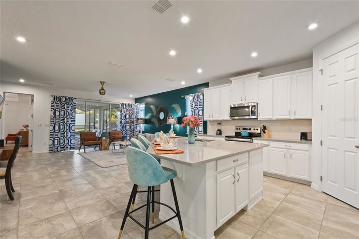 Image No.7-7 Bed Property for sale