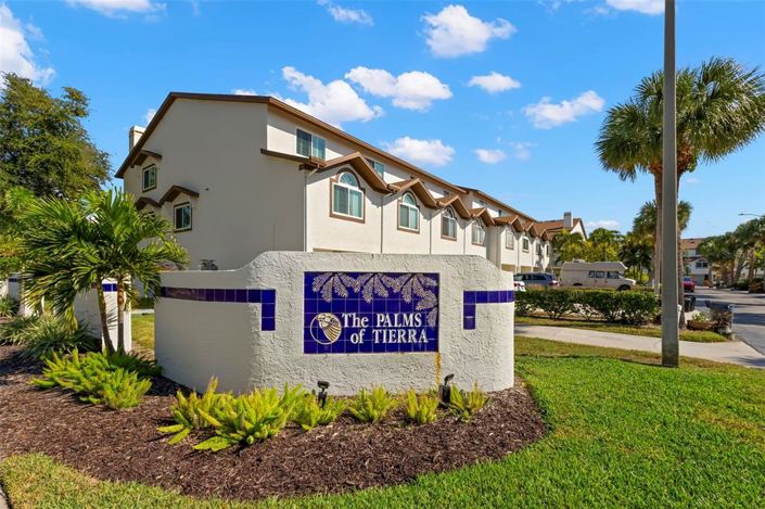 Image No.1-3 Bed Townhouse for sale