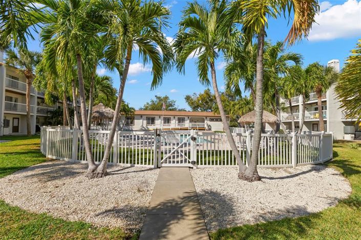 Image No.31-3 Bed Townhouse for sale