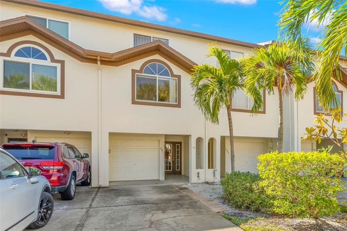 Image No.45-3 Bed Townhouse for sale