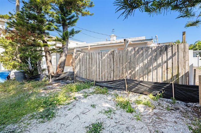 Image No.20-3 Bed Property for sale