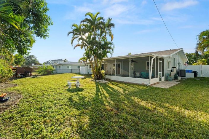 Image No.27-3 Bed Property for sale