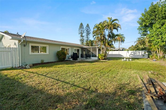 Image No.28-3 Bed Property for sale