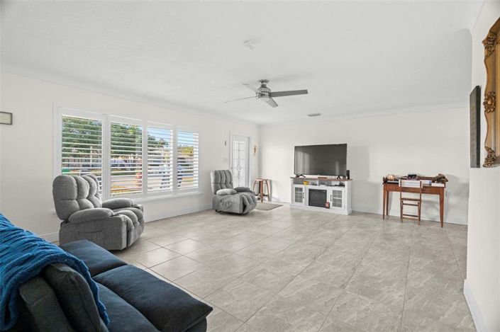 Image No.4-3 Bed Property for sale