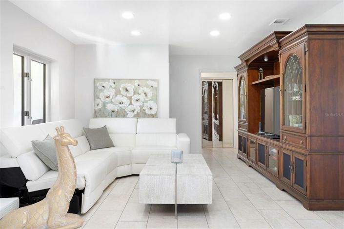 Image No.31-3 Bed Property for sale