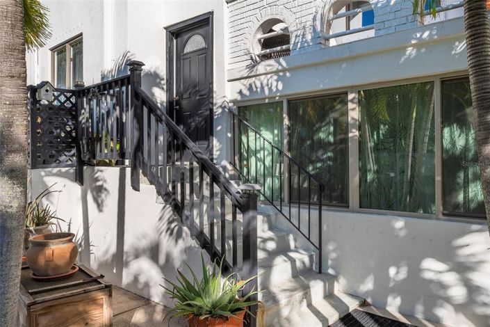 Image No.52-3 Bed Property for sale