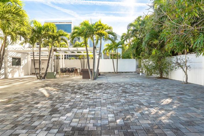 Image No.6-3 Bed Property for sale